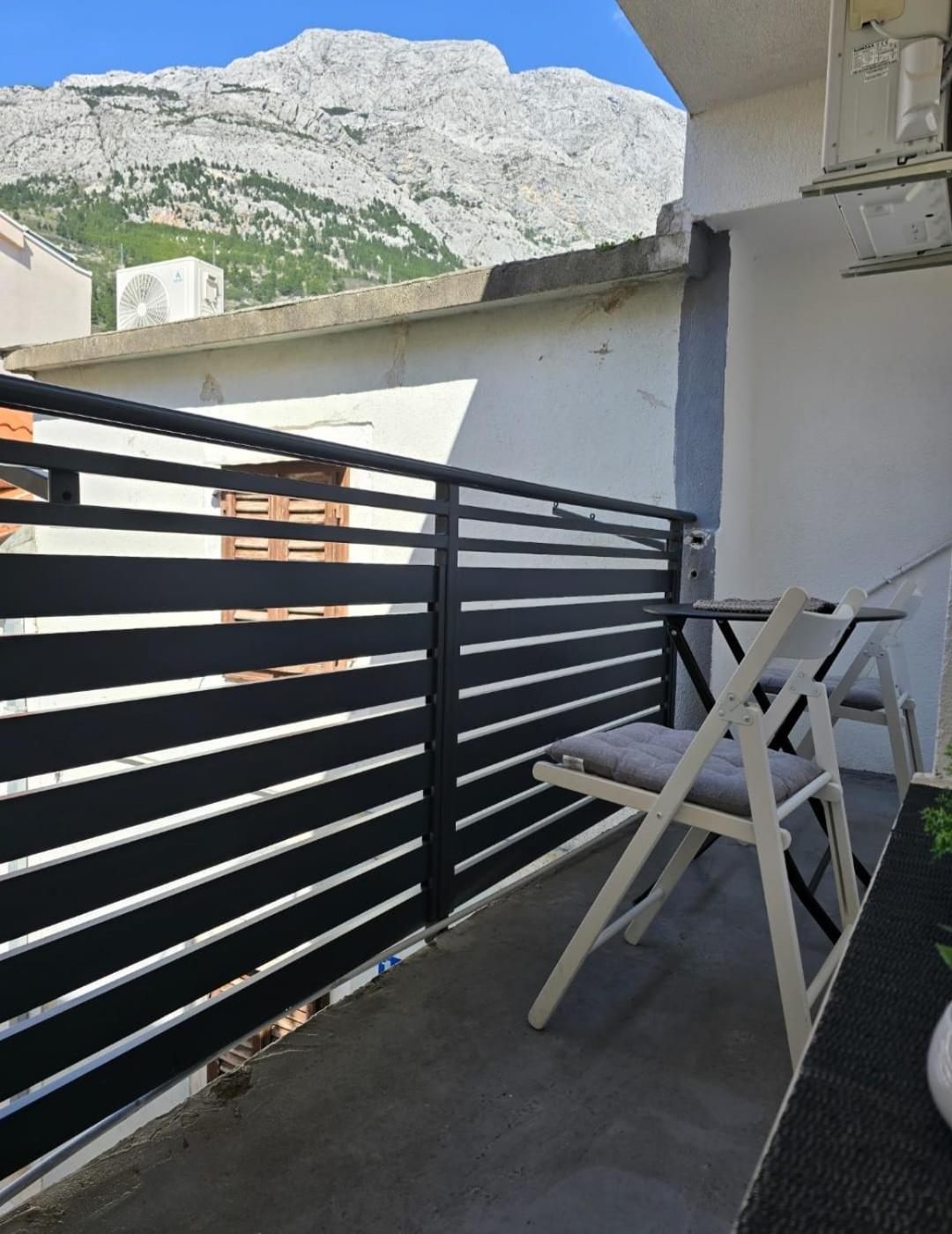 Private Bedroom With Bathroom Baska Voda Bagian luar foto